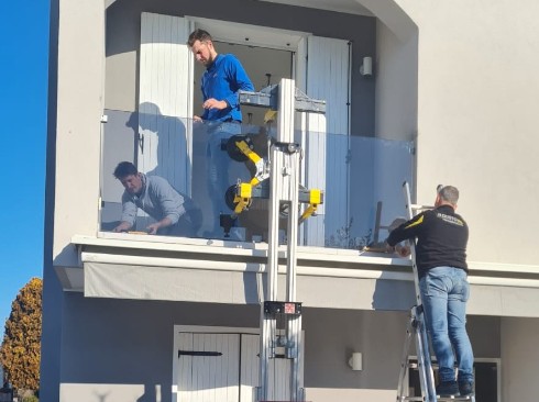 Parapetti in vetro con fissaggio a fascia Belluno